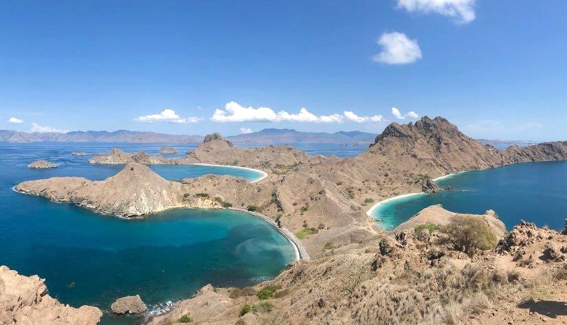 Imagen de las tres bahías en la isla Padar