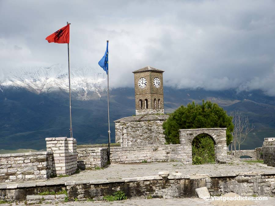 Vista de la torre del castillo de Gjirokastra (Gjirokastra, Albania)