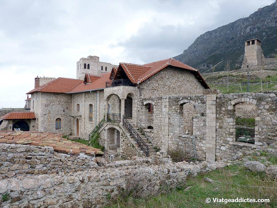 En el recinte del castell de Krujë (Krujë, Albània)