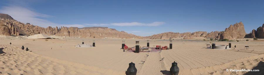 Vista panoràmica sobre la vall d'Ashar des de la terrassa del restaurant Harrat (Vall d'Ashar, Al-Ula)