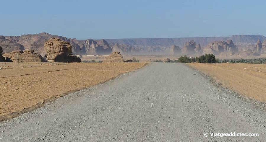 Pista que conduïa al nostre allotjament (Al Mu'tadil, prop d'Al-Ula)