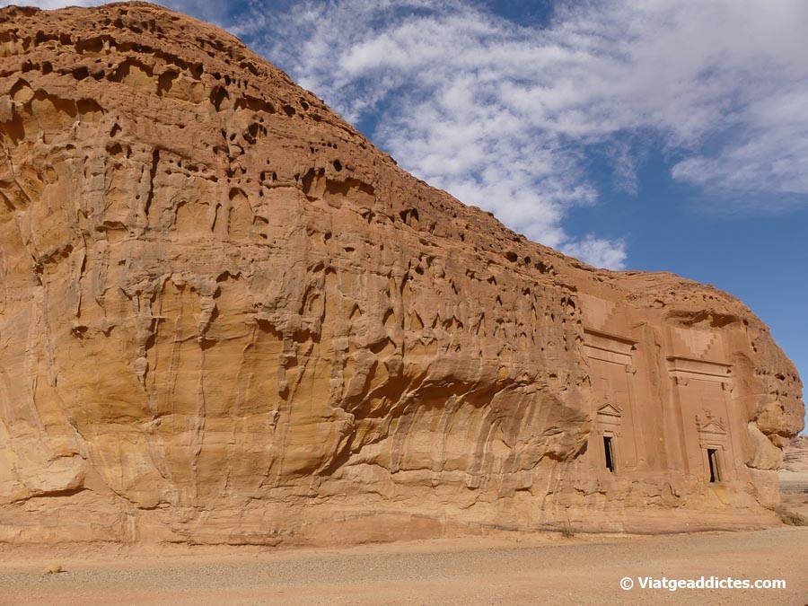 Les tombes bessones del conjunt de Jabal AlAhmar (Hegra, Al-Ula)