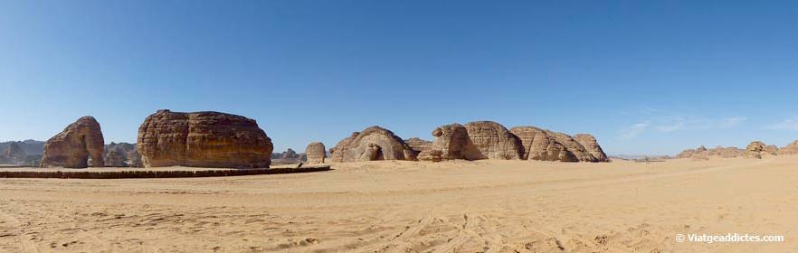 Vista panoràmica de la Roca de l'Elefant i voltants (Jabal Al-Fil, prop d'Al-Ula)