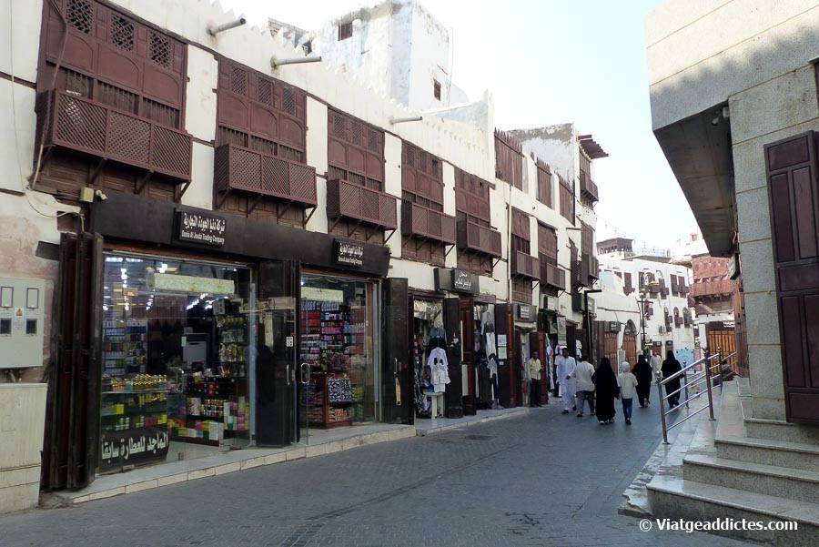 Un carrer del soc Al Alawi (districte Al-Balad, Jiddah)