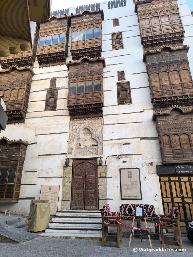 Façana exterior de la casa museu Beit Al Matbouli (districte Al-Balad, Jiddah)