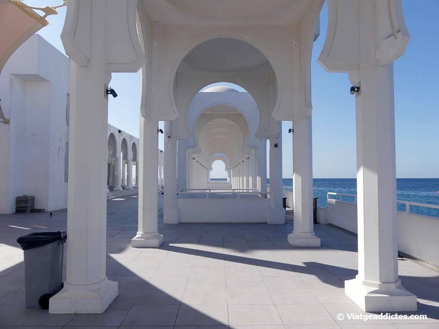 Pati exterior de la mesquita Al-Rahmah (Jiddah)