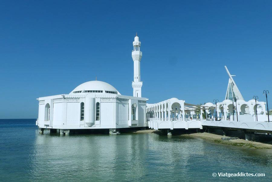 Vista exterior de la mesquita Al-Rahmah (Jiddah)