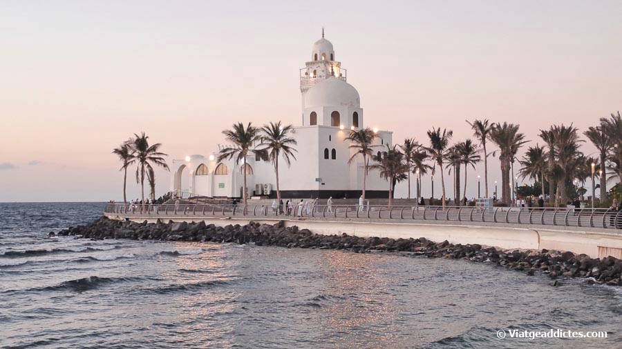 Vista de la «Mesquita Illa» al capvespre (Jiddah)