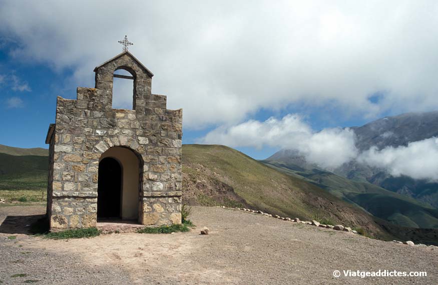 Ermita al  costat de la Piedra de Molino