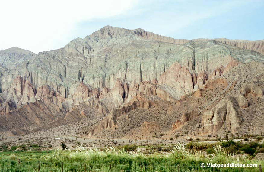 Cerros multicolor en la Quebrada del Toro