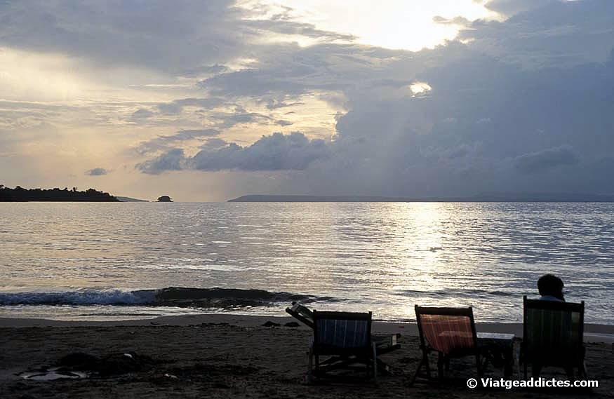 Puesta de sol desde la playa Victory de Sihanoukville