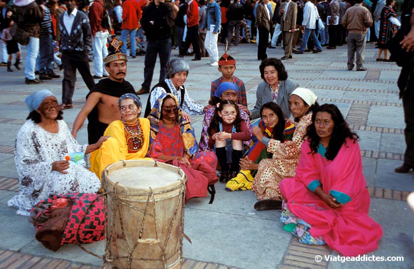 Festival folclòric en la plaça Bolívar de Bogotà