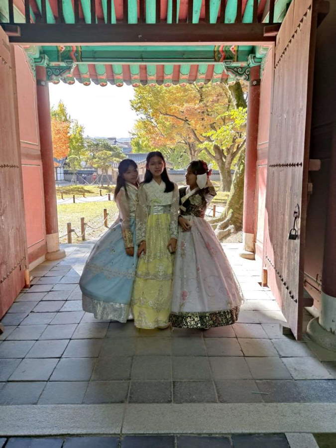 Noies amb el vestit tradicional coreà (Jeonju)