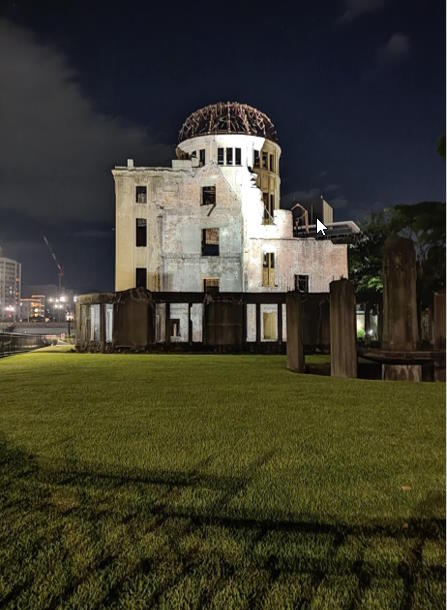 Vista nocturna del Memorial de la Pau (Hiroshima)