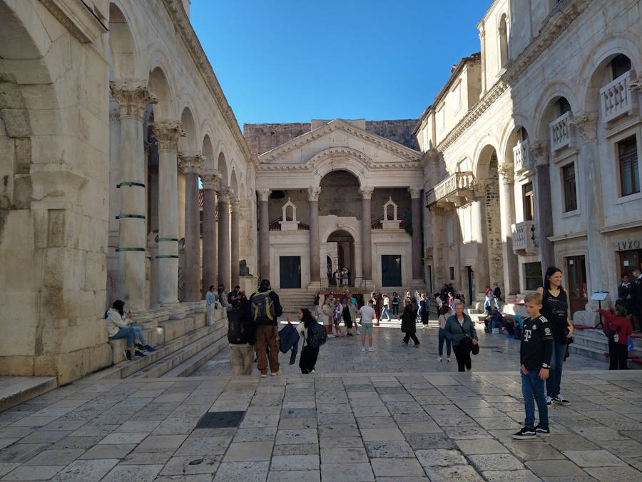El Peristil del Palau de Dioclecià (Split)