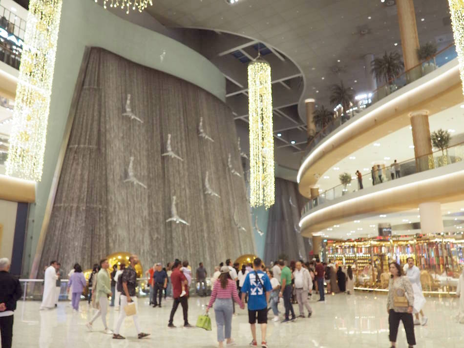 «The Waterfall», una de les atraccions del Dubai Mall
