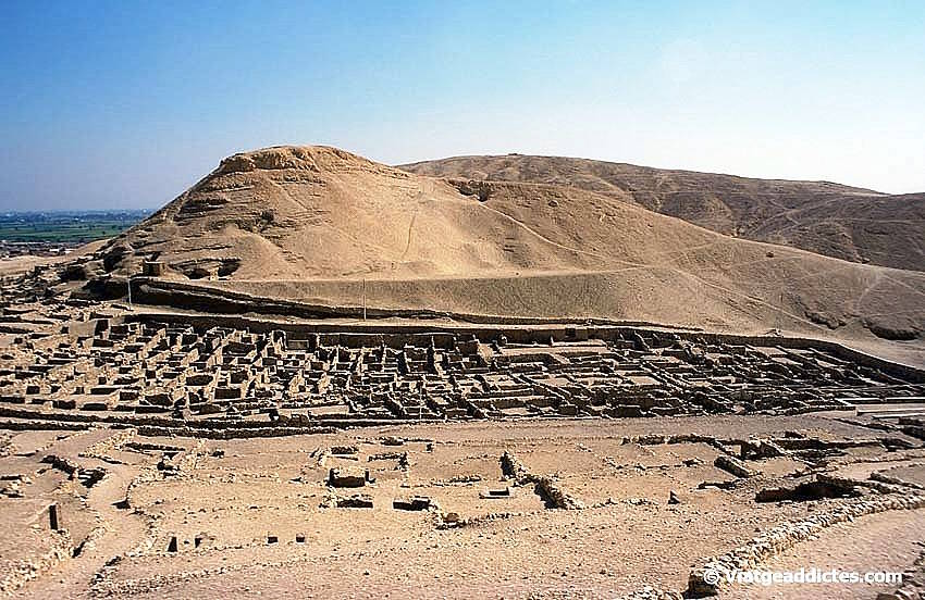La necrópolis de Deir el-Medina, en la orilla oeste del Nilo