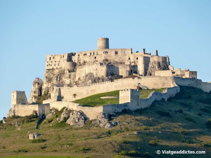 Vista del imponente castillo de Spiš
