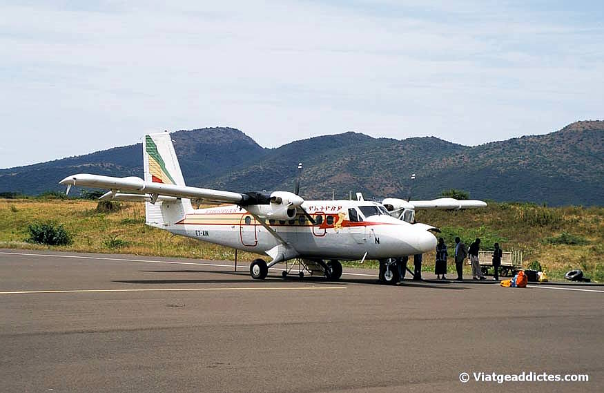 Avión Fokker en la ruta entre Addis Ababa y Arba Minch