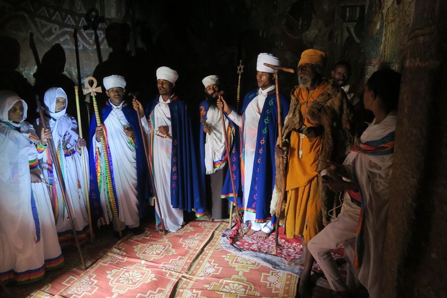 Ceremonia religiosa en la iglesia de Abuna Yemata