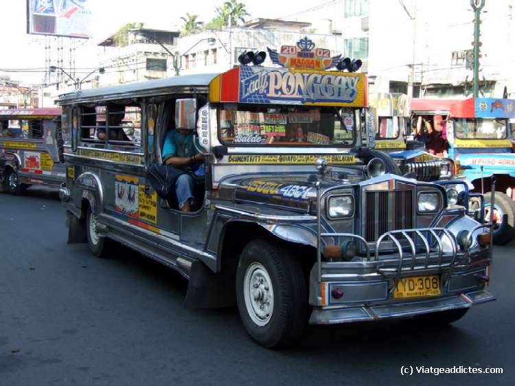 Jeepneys en els carrers de Manila