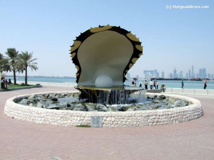 Monumento de la Perla en la Corniche