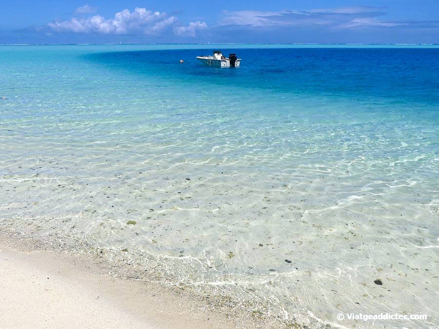 Imatge de la preciosa platja de Matira (Matira, Bora Bora, illes de la Societat)
