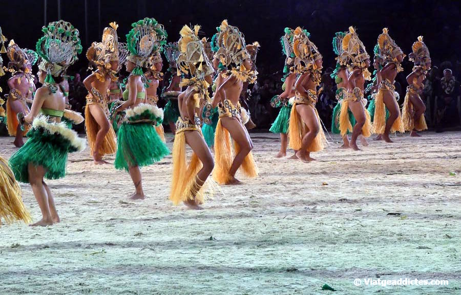 Una de les actuacions del Bora Bora Heiva Festival 2025 (Vaitape, Bora Bora, illes de la Societat)