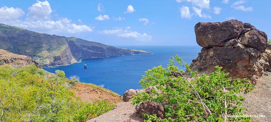 Vista panoràmica en el camí cap a Hanatekuua (Hanaiapa, Hiva Oa, illes Marqueses)