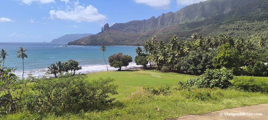 Vista de la badia de Puama'u (Puama'u, Hiva Oa, illes Marqueses)