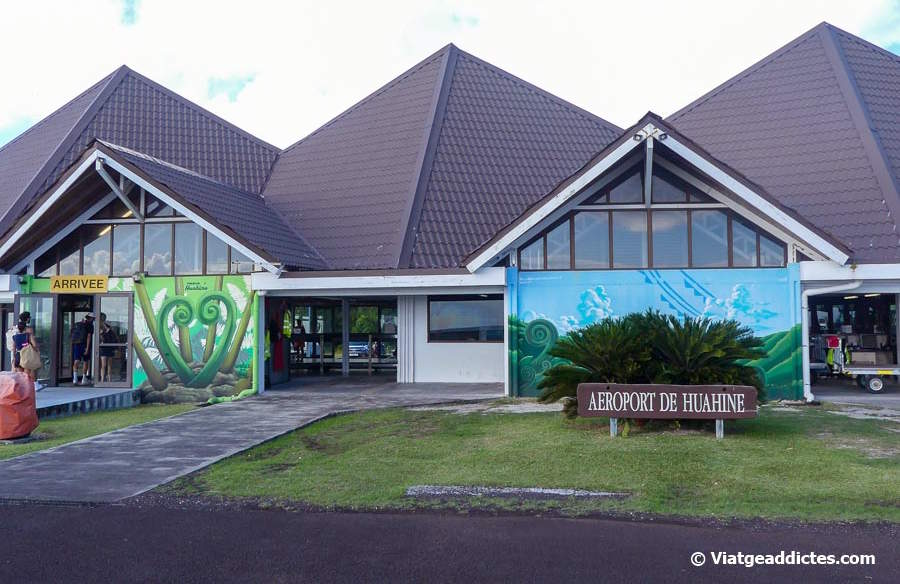 La terminal de l'aeroport de Huahine (Huahine, illes de la Societat)