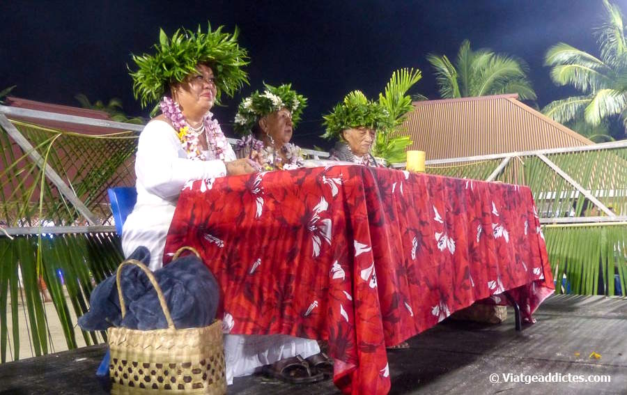 El jurat del festival Heiva Tumara'a (Tumara'a, Ra'iātea, illes de la Societat)