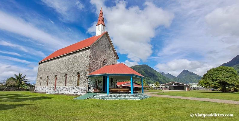 L'església de pedra de Notre-Dame de Paix de Tautira (Tautira, Tahiti Iti, illes de la Societat)