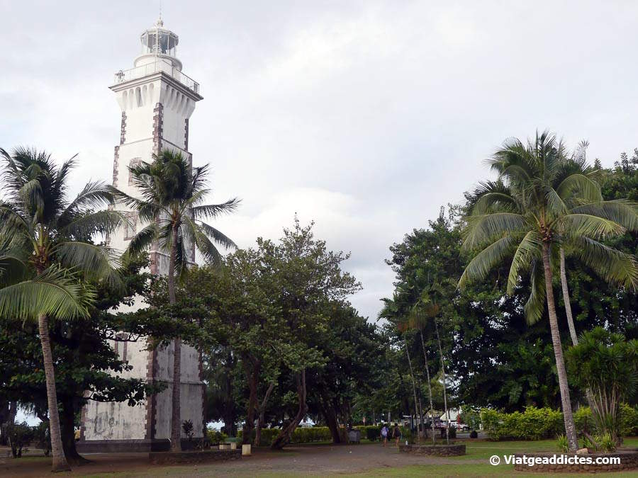 El far Teara-o-Tahiti, construït l'any 1867 (Pointe Vénus, Mahina, Tahiti Nui, illes de la Societat)
