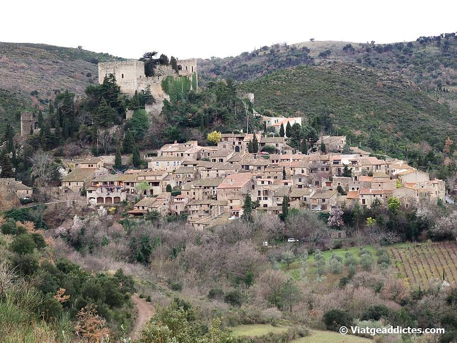 Vista del poble de Castelnou