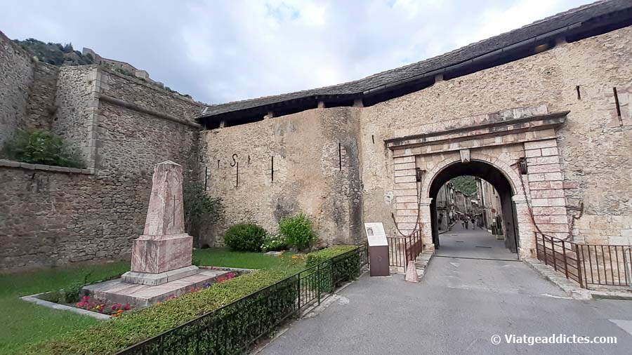 Porta oest de la ciutat emmurallada de Vilafranca de Conflent