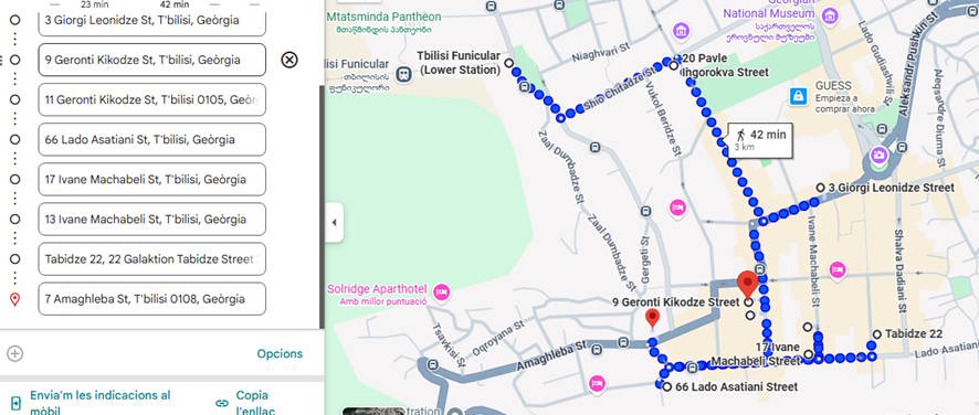 Recorregut a peu per algunes de les cases històriques del districte de Sololaki (Tbilisi, Geòrgia)