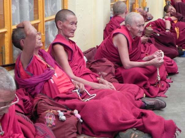 Monjes tibetanos en McLeod Ganj