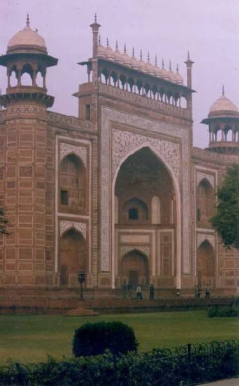 Puerta de entrada al Taj Mahal