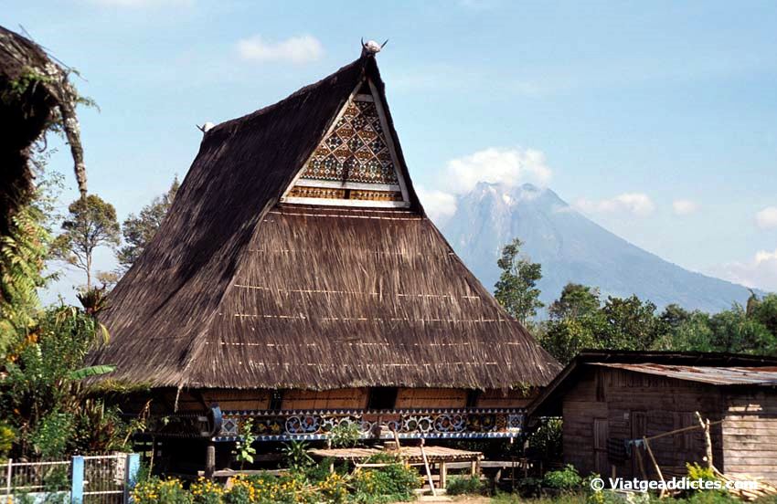Casa tradicional karo-batak (Linggha, Sumatra)
