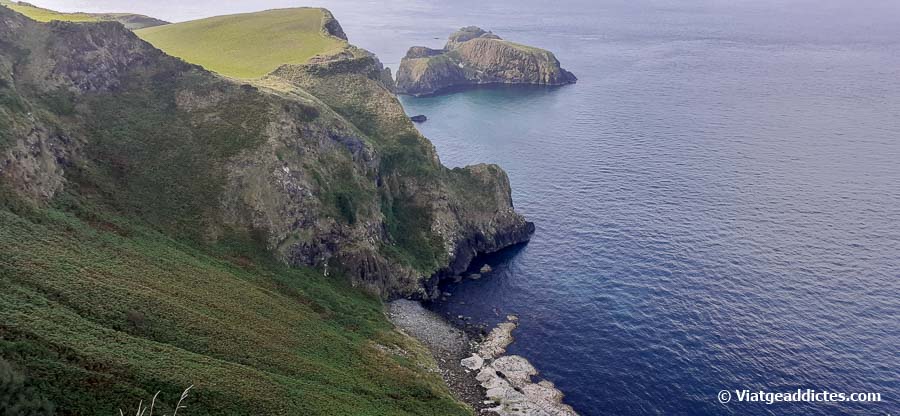 Vistas desde el mirador Portaneevy sobre la isla de Carrick