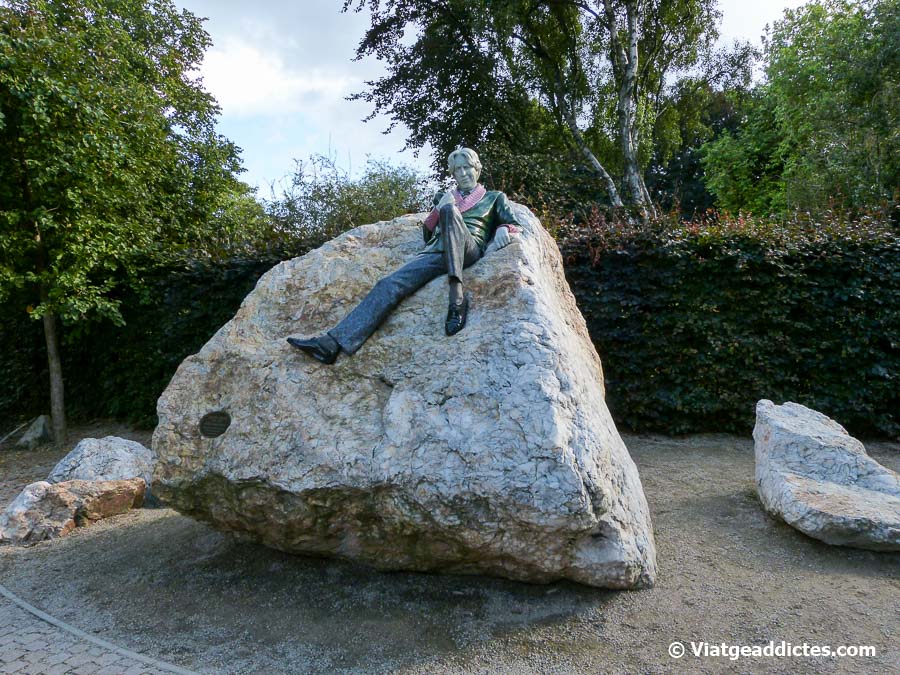 L'estàtua de James Joyce en el parc de Merrion Square (Dublín)