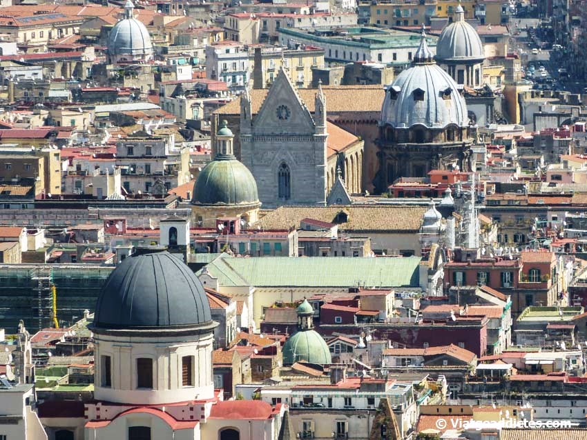 Vista sobre el centro histórico de Nápoles 