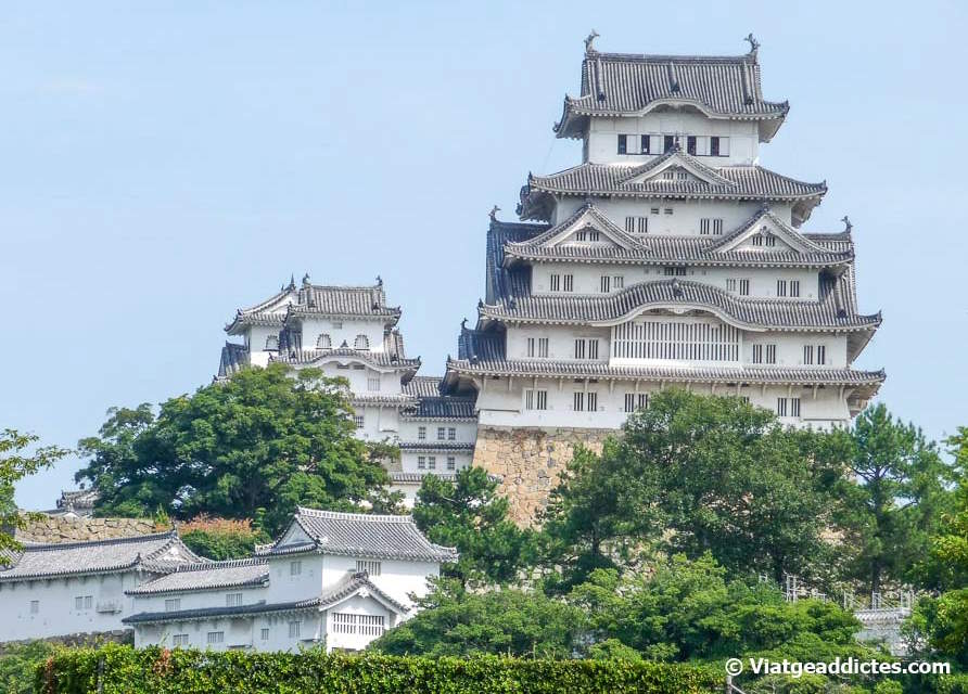 Vista frontal de l'imponent castell d'Himeji (Himeji, Honshū)