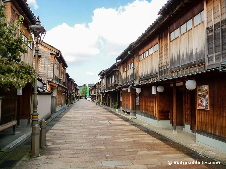 El carrer Higashi Chaya en l'antic barri de geishes (Kanazawa, Honshū)