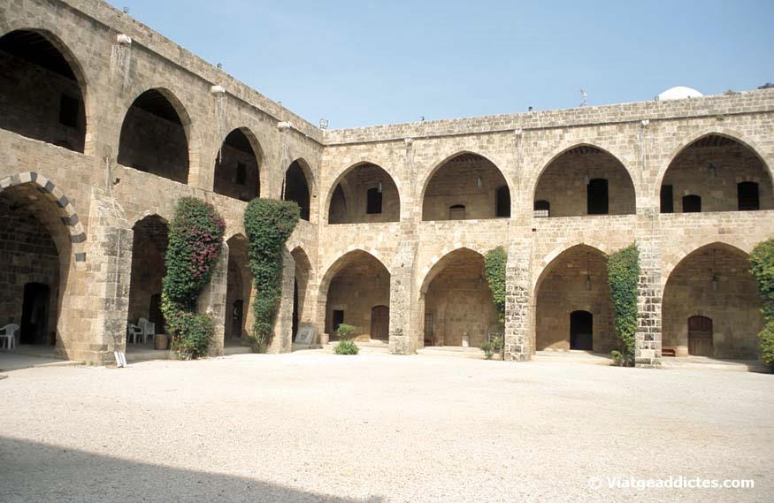 Patio interior del caravasar Khan El Franj (Sidón)