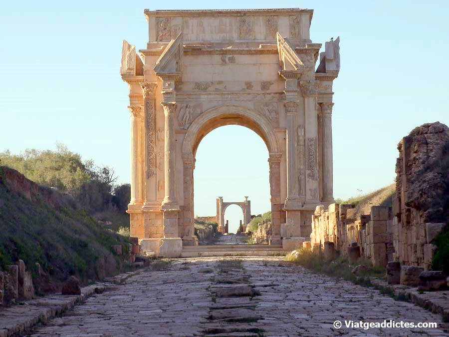 El arco de Septimius Severus, en la entrada a Leptis Magna