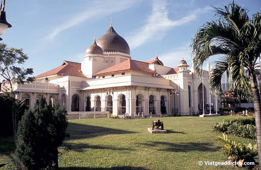 Vista de la mezquita Kapitan Keling (George Town)