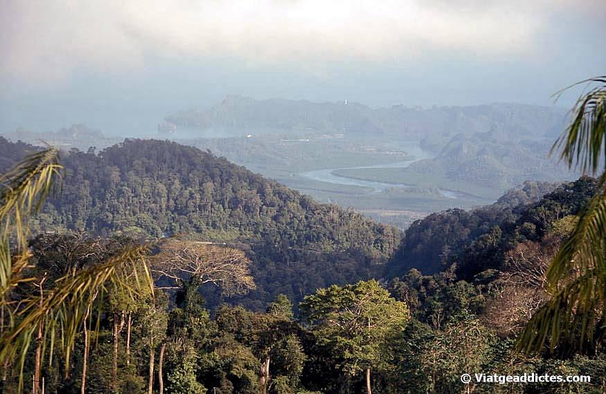 Vistas sobre la isla de Langkawi desde  Gunung Raya