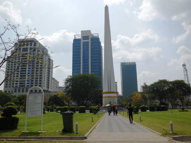 Monumento de la Independencia, en Maha Bandula Park